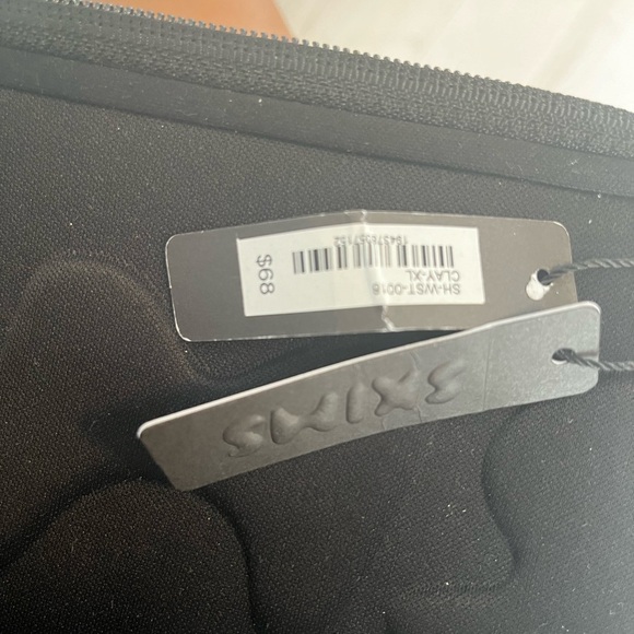 Skims Neoprene Pouch - Picture 4 of 4